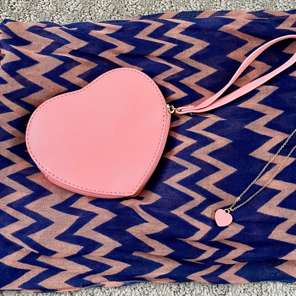 Matching set 💕 Wristlet & Necklace - Picture 4 of 5